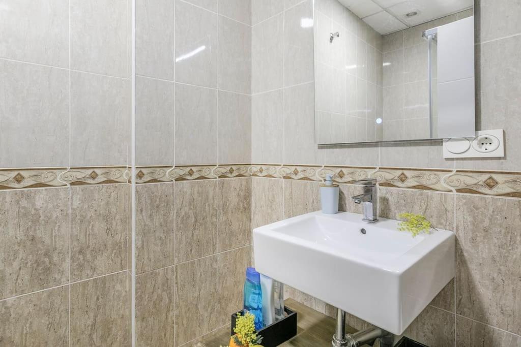 Centrico Apto Cerca De La Catedral Zacatin Apartment Granada Bagian luar foto